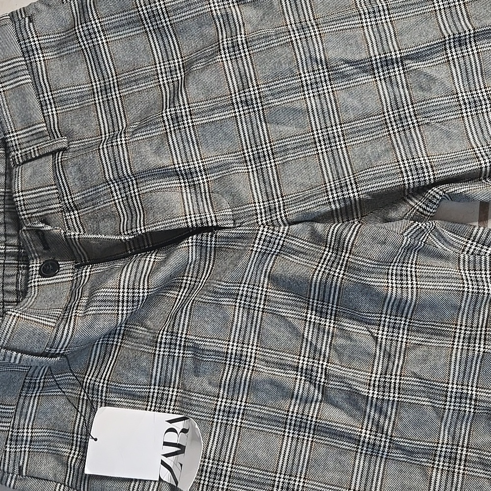 Zara Men's Black and White Checkered Dress Pants - Picture 2 of 7
